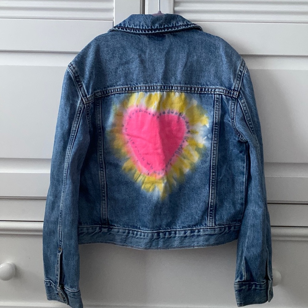 VGUC Gap Kids Tie Dye Heart Denim Jacket Size Medium